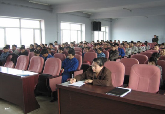 員工參加《消防法》暨消防知識(shí)培訓(xùn)班